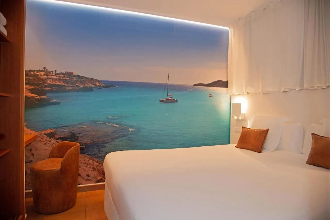 Apartamentos Llobet Ibiza 3*,