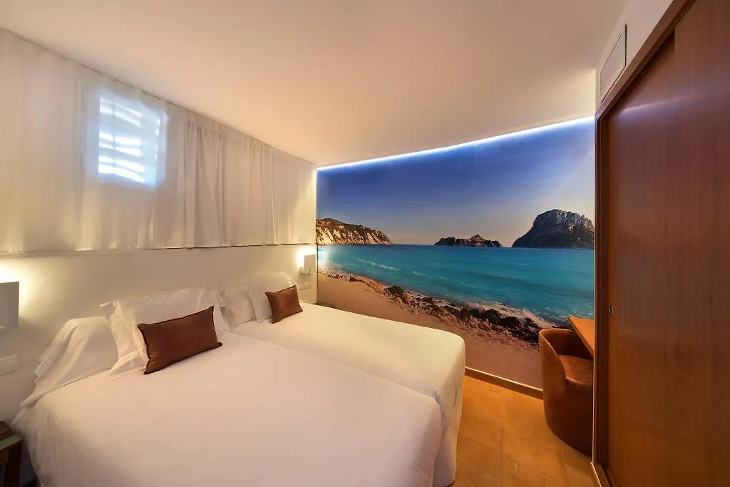 Apartamentos Llobet Ibiza 3*,